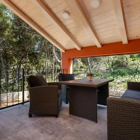 Alexis * Мали-Лошинь