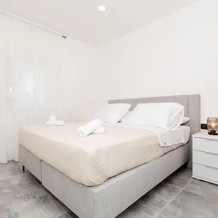 Alexis - Mediterranean Luxury Living Apartament *