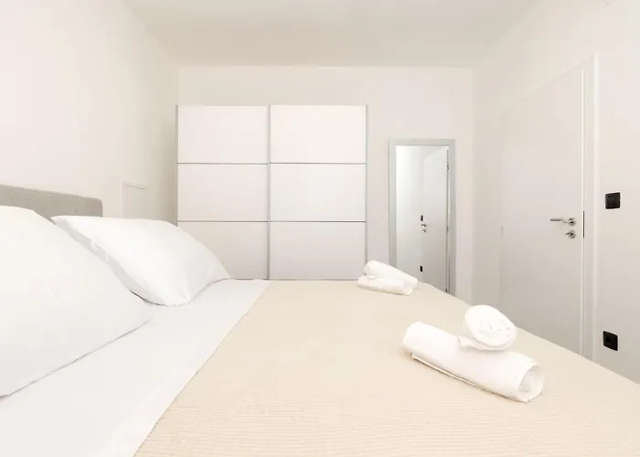 Alexis Apartment