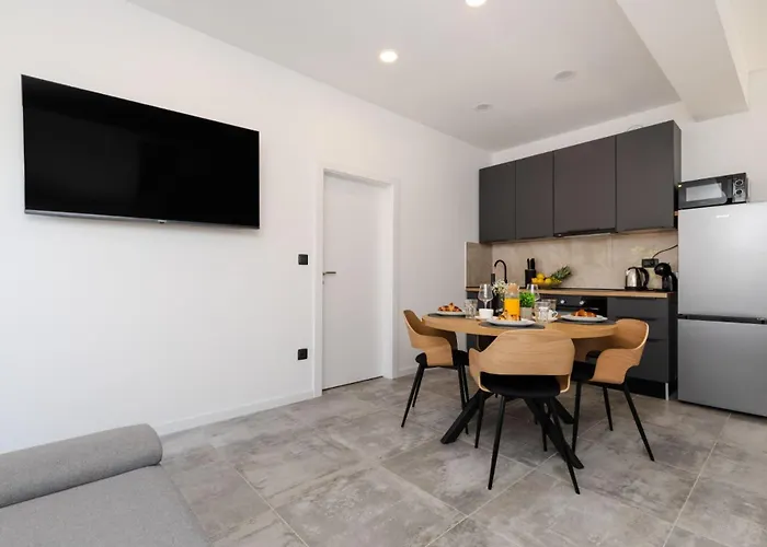 Alexis Apartment