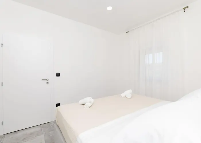 Alexis Apartment