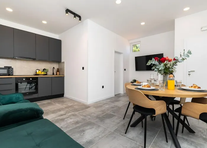 Alexis Apartment